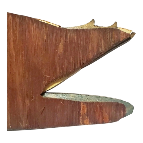 Lab And Duck Wood Intarsia Wall Hanging  Handcrafted Scroll Saw Art. - Picture 10 of 11